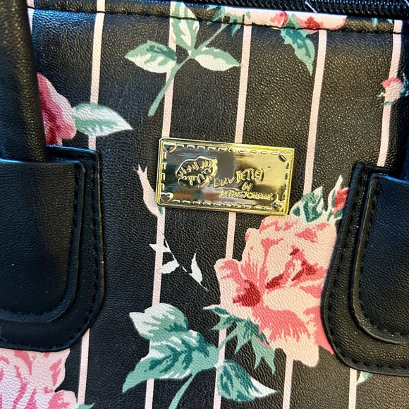 Betsey Johnson NWOT Luv Betsey purse. - Picture 8 of 10
